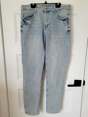 Abibelle High Waisted Light Wash Mom Jeans - Size 8-10 - Excellent Condition